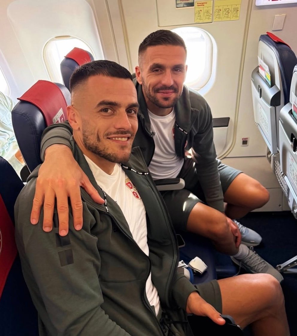 fener10fire's tweet photo. #tadic & kostic kardeşler 😂🥰🇷🇸
2021 - 2026 https://t.co/rzvEV7YJlC