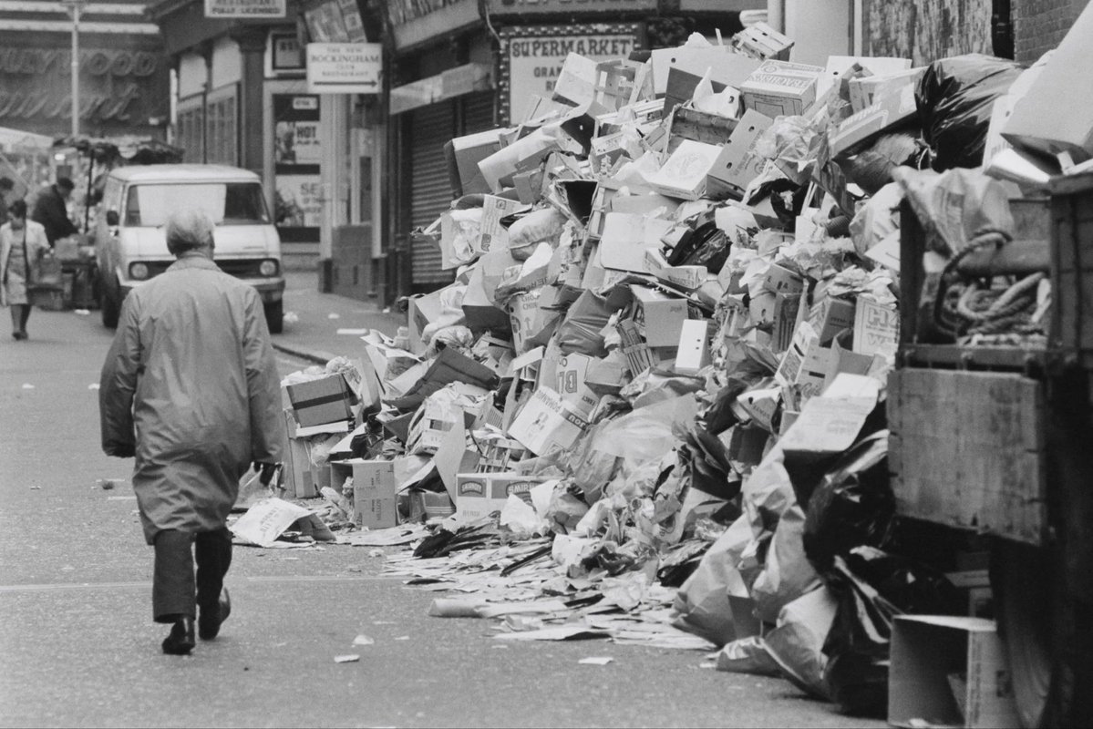 vulpine2020's tweet photo. This is what England really looked like under Social Democracy https://t.co/nV9m1kgZx3