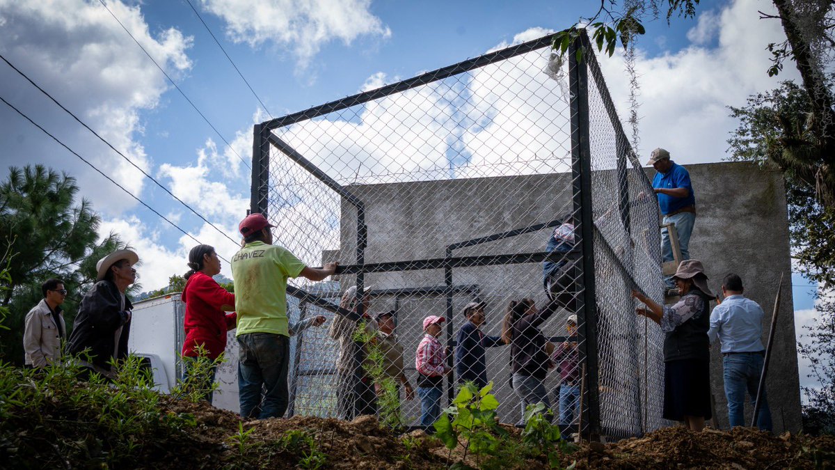 difhgo's tweet photo. El acceso al agua potable es bienestar para las familias. En Los Lirios, Cardonal, el Sistema DIF Hidalgo inauguró una Planta Potabilizadora de Agua del Programa de Salud y Bienestar Comunitario, con una inversión de $648,820.60, en beneficio de la comunidad.

#EsPorTi https://t.co/JIWS2trrsJ