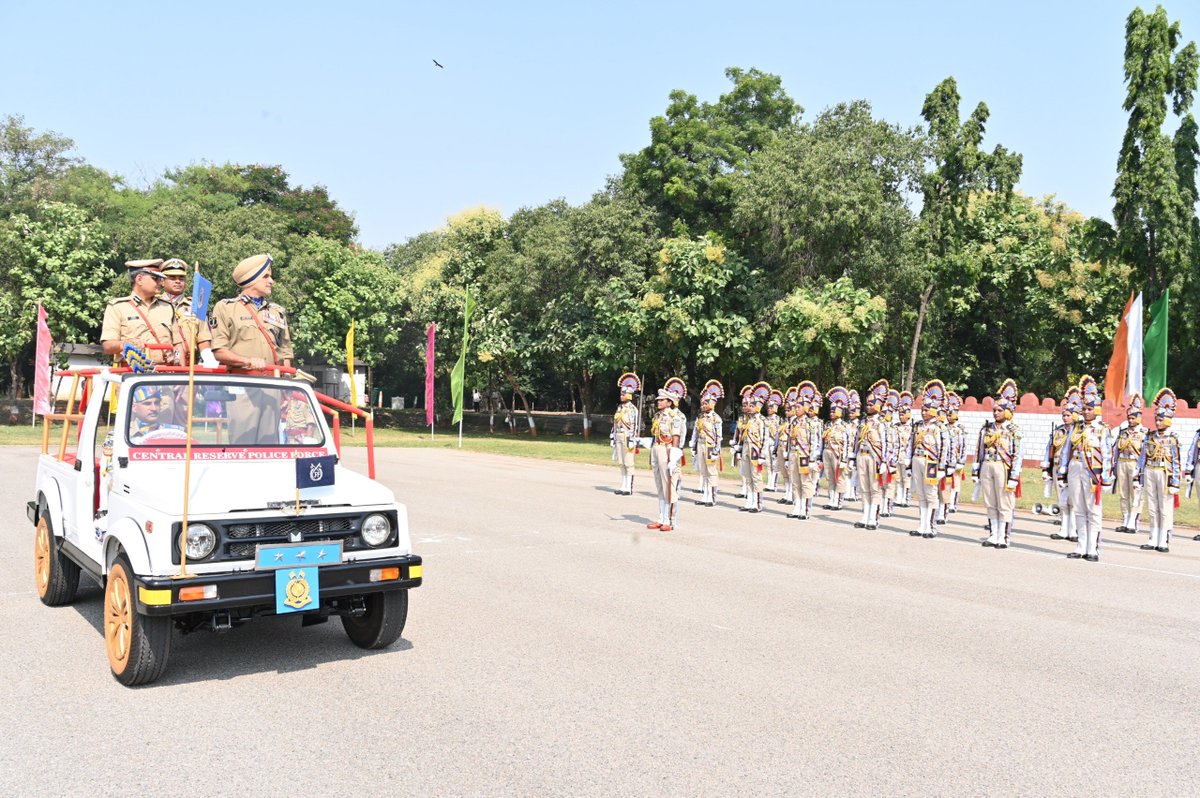 crpfindia's tweet photo. A befitting Farewell Parade was organized at Group Centre, CRPF Hyderabad today to honour Sh. Ravideep Singh Sahi, ADG, South Zone, on his superannuation, celebrating 40 glorious years of exemplary devotion, courage, and distinguished service to the nation.

​DG CRPF Shri @gpsinghips, along with all ranks, conveys best wishes to him for a happy, healthy, and fulfilling post-retirement life.
​Sh. Sahi’s illustrious tenure, steadfast commitment to duty, and inspiring leadership leave an enduring legacy that will continue to guide and motivate personnel across all ranks. 

#NationFirst
#Vandematram150 
#MissionNaxalMuktBharat2026
@gpsinghips
@crpf_j
@CentralZoneCrpf
@northeast_zone
@southzone_hyd
