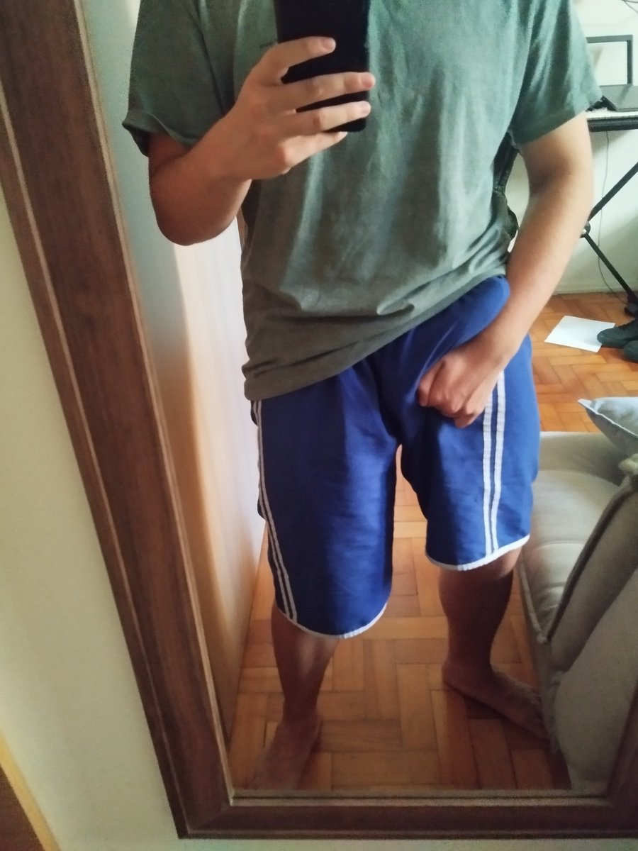 Biruliru21's tweet photo. Mlk pirocudo 18 anos e 21cm
Vem dm pra ver
#PINTOSAWARDSㅤㅤ 
#pintoawards
#novinhodopirocão 
#dot
#XOTAAWARDSㅤ https://t.co/o8STUo2SOk