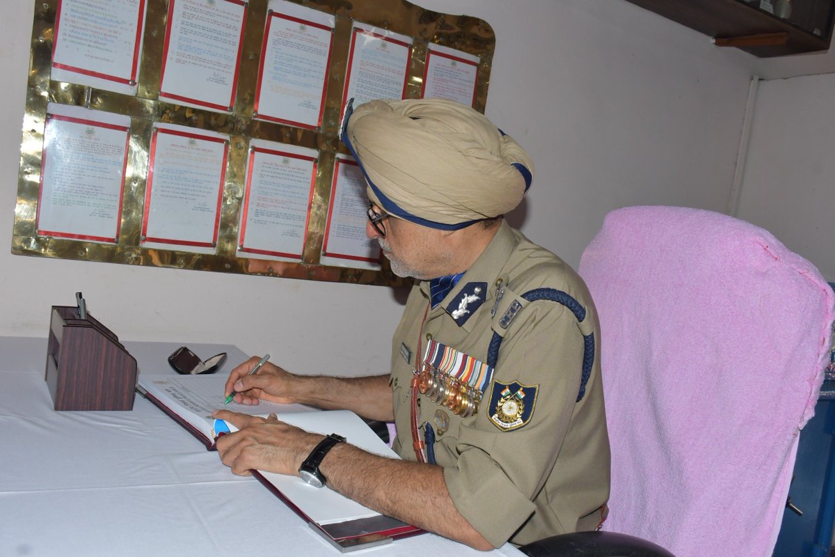crpfindia's tweet photo. A befitting Farewell Parade was organized at Group Centre, CRPF Hyderabad today to honour Sh. Ravideep Singh Sahi, ADG, South Zone, on his superannuation, celebrating 40 glorious years of exemplary devotion, courage, and distinguished service to the nation.

​DG CRPF Shri @gpsinghips, along with all ranks, conveys best wishes to him for a happy, healthy, and fulfilling post-retirement life.
​Sh. Sahi’s illustrious tenure, steadfast commitment to duty, and inspiring leadership leave an enduring legacy that will continue to guide and motivate personnel across all ranks. 

#NationFirst
#Vandematram150 
#MissionNaxalMuktBharat2026
@gpsinghips
@crpf_j
@CentralZoneCrpf
@northeast_zone
@southzone_hyd