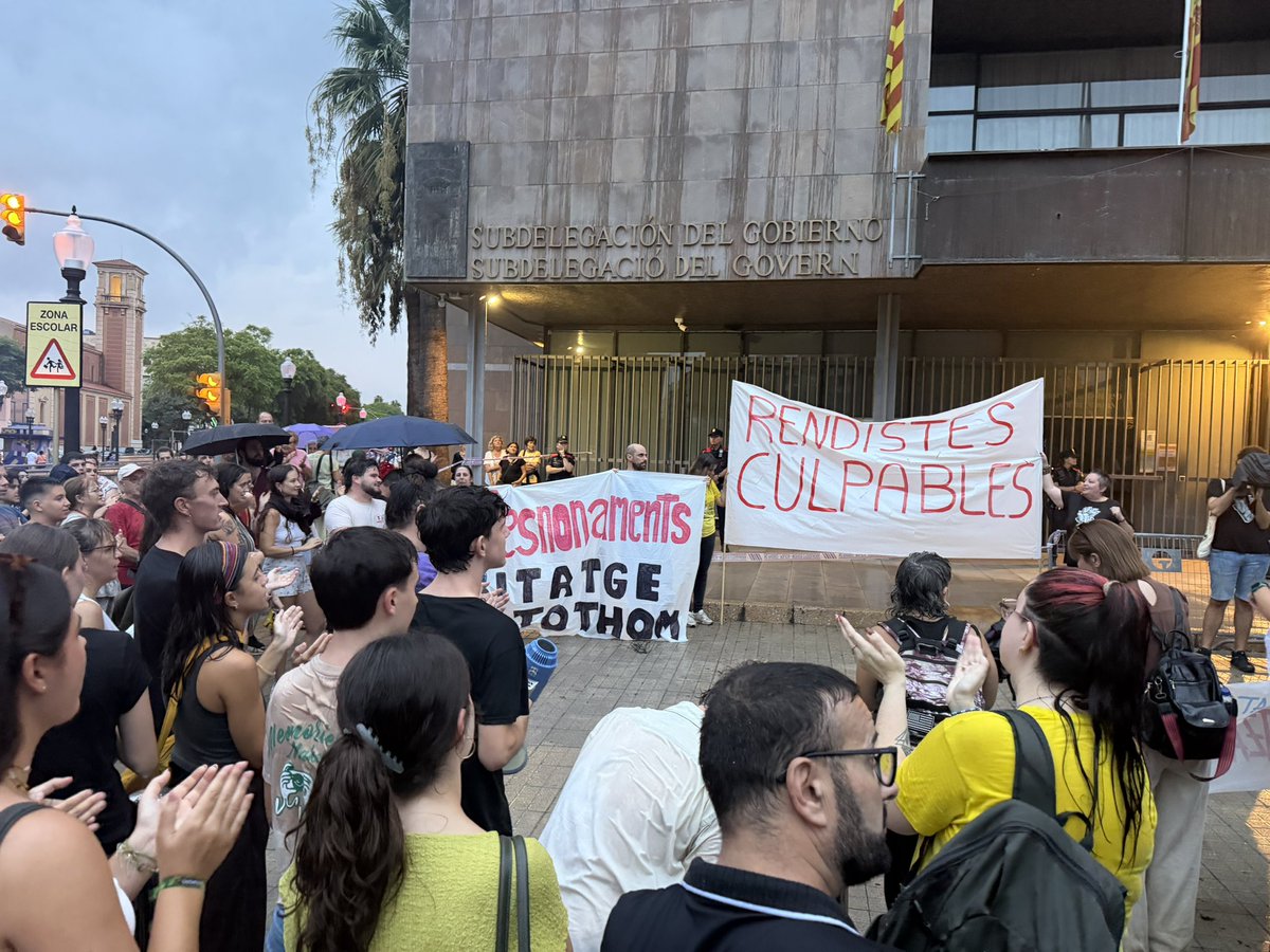 esquerratgn's tweet photo. 🏠 Sortim al carrer per defensar el dret a l’habitatge!

Viure dignament no ha de ser  un privilegi. Cal garantir habitatge assequible a través de polítiques que posin les persones al centre. https://t.co/z8CE7I6N78