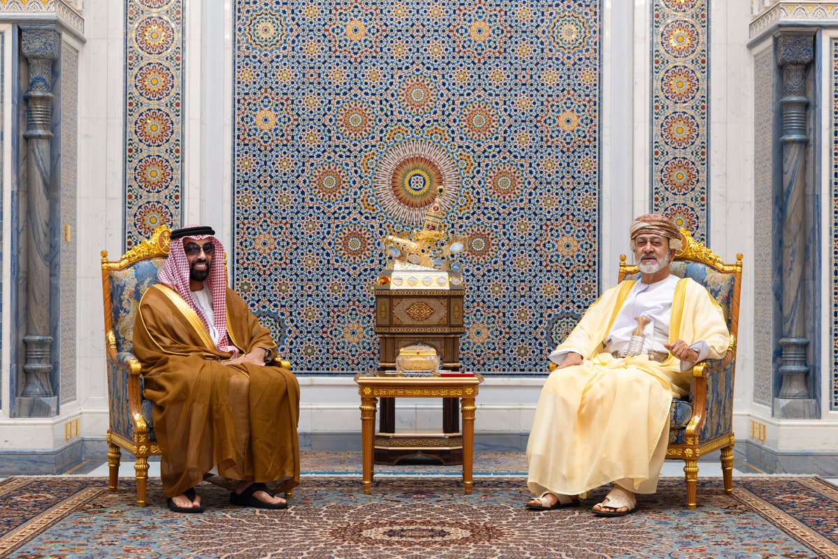 hhtbzayed's tweet photo. التقيت في مسقط اليوم صاحب الجلالة السلطان هيثم بن طارق، سلطان عُمان الشقيقة، ونقلت له تحيات أخيه صاحب السمو الشيخ محمد بن زايد آل نهيان، رئيس الدولة. وأجرينا مباحثات تناولت سبل تعزيز العلاقات الثنائية، في ضوء ما تشهده من تطور مستمر في مختلف المجالات.

العلاقات الإماراتية العُمانية أخوية وتاريخية راسخة، وهناك حرص متبادل من قيادتي البلدين على البناء عليها والارتقاء بها لتعزيز فرص التعاون والتكامل الثنائي، وبما يخدم المصالح المشتركة للبلدين والشعبين الشقيقين.