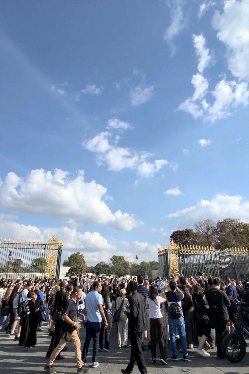 Lingorm_int's tweet photo. Paris this time left me with a lot of mixed feelings.

This was my fourth PFW with #LingOrm, so I know how hectic these events can be and that security is necessary. But yesterday, a lot of us walked away feeling genuinely defeated and disappointed with how things were handled on the ground.

Fans arrived early, listened to security, stayed where they were told and followed the rules, only to lose their positions while others were allowed ahead. After hours of waiting, watching people realize that doing everything right still didn’t matter was honestly painful. I really hope the Dior event team takes something away from this. Safety comes first, but organization and fairness matter too. Security lost control of rouge people who’s not really fans. 

What I don’t want lost in that disappointment is the fans. JKR came from the US, UK, Canada, Germany, the Netherlands, Philippines, Thailand, Hong Kong and beyond. Some were there from 4AM, some waited outside Dior the day before, some went to the airport while respecting their space.

Paris isn’t home for many of us. People took time off, booked flights and hotels and travelled thousands of miles simply to show up for #Linglingkwong‌ & #OrmKornnaphat‌ . That’s why yesterday hurt a little more.

Paris will always be special. Dior was LingOrm’s first big international break, and four PFWs later, some of the people who were there at the beginning are still here today.

None of this changes my love for them. I still love Ling. I still love Orm. And even after a day that hurt, I would show up for them all over again. 

Maybe Paris didn’t go the way we hoped this time, til next time! 💜