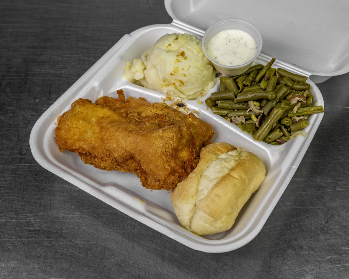 rt17express's tweet photo. Try Our Charley Biggs Fish Dinner with a Roll and Two Sides
VIEW MORE CHOICES... https://t.co/AH4P6uRGEZ

#fishdinner  #CharleyBiggsChicken #restaurants #food #deli #breakfast #gasstationfood #handspike #route17 #taylormill #covington #handspike #nky #northernkentucky https://t.co/1VS8eewiPF