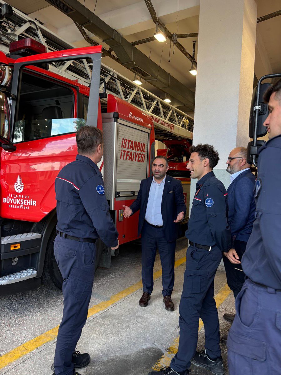 IyipartikCekme's tweet photo. İtfaiye Haftası kapsamında Sefaköy İtfaiye Müfreze Amirliği’ni ziyaret ettik.

İlçe Başkanımız Rasim Yıldırım ve Yönetim Kurulu Üyelerimizle birlikte, görev yapan personelimizin İtfaiye Haftası’nı kutladık.

Tüm itfaiye teşkilatımıza emekleri için teşekkür ediyoruz. https://t.co/Rl5nNFD9p2