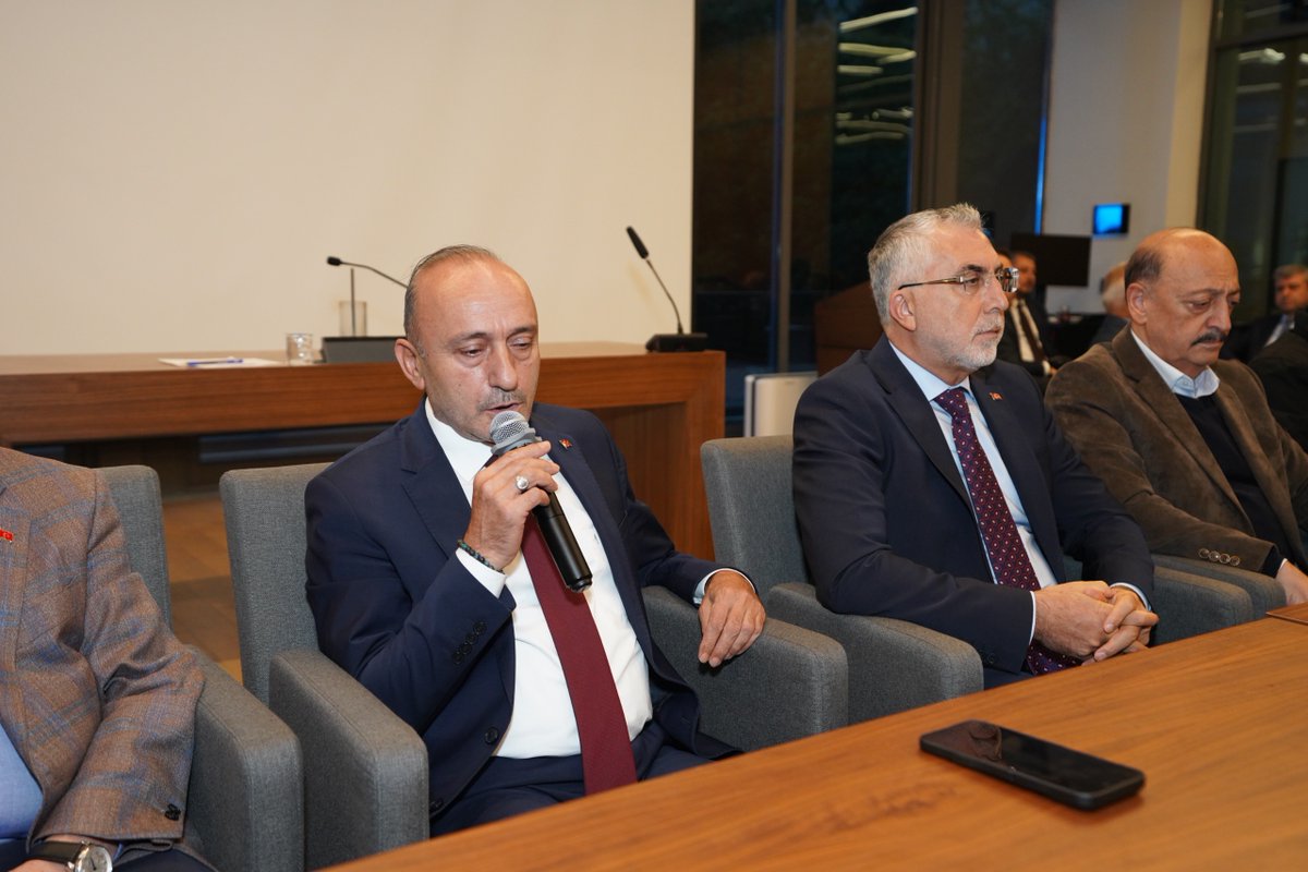 devletsert's tweet photo. Çalışma ve Sosyal Güvenlik Bakanımız Sayın Prof. Dr. Vedat Işıkhan ile birlikte, önceki dönem Çalışma ve Sosyal Güvenlik Bakanı, TBMM Sağlık, Aile, Çalışma ve Sosyal İşler Komisyonu Başkanı Sayın Vedat Bilgin’e, kıymetli annesinin vefatı dolayısıyla taziye ziyaretinde bulunduk.

Merhumeye Allah’tan rahmet; Sayın Vedat Bilgin’e ve ailesine sabır ve başsağlığı diliyorum.

Rabbim mekânını cennet eylesin.