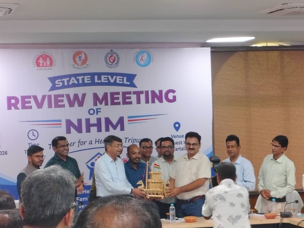 ManashC36115378's tweet photo. South Tripura District was felicitated by the Secretary, Health &amp; Family Welfare Department, Government of Tripura, for being the first district in the state to achieve 100% implementation of IHMIS across all health facilities, including Ayushman Arogya Mandirs (AAMs). https://t.co/0dPh0Znw0y