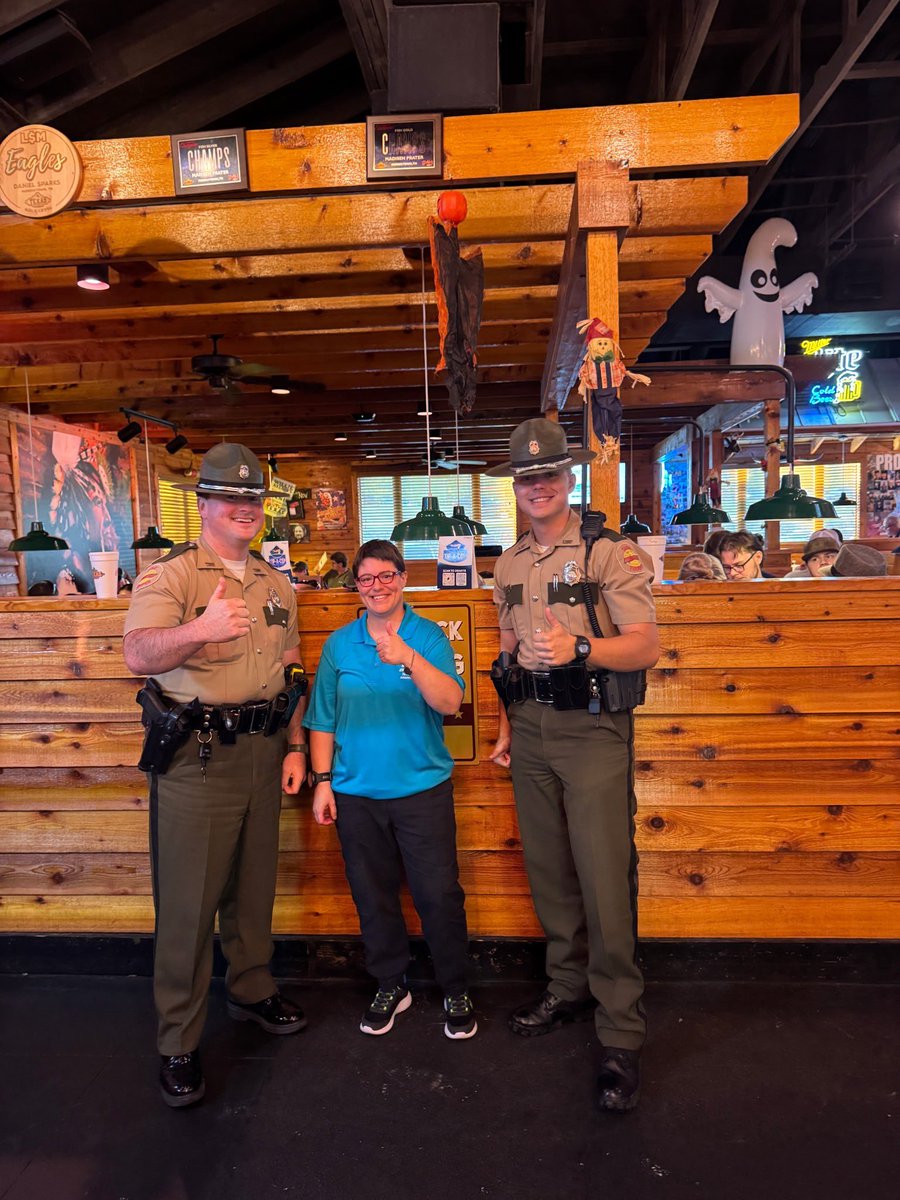 THPFallBranch's tweet photo. The Annual Tip-A-Cop fundraiser for @SOTennessee was held last evening at @texasroadhouse locations in the district. Troopers Farley and Fillers kept the rolls coming at the Morristown location! https://t.co/8ode8JKi99
