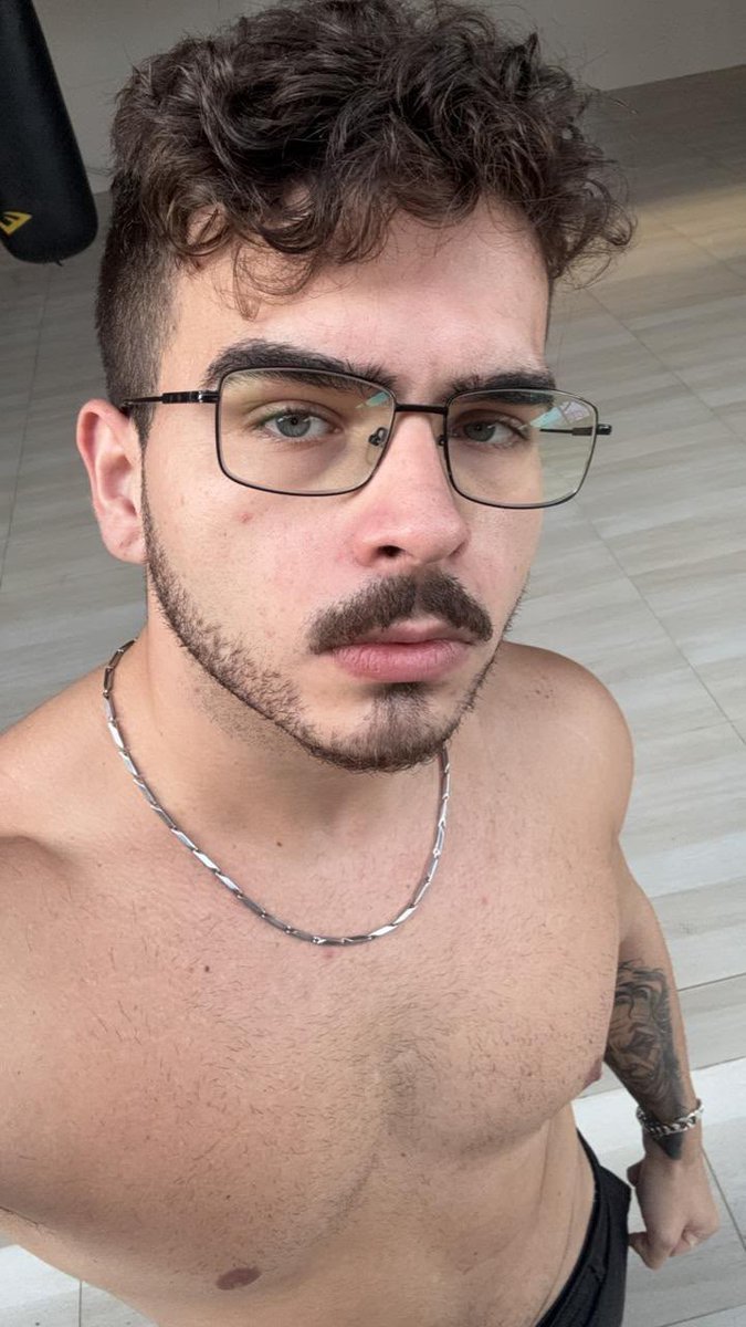 ArcticAlphxade's tweet photo. Rt Game 😵‍💫
Subzinha depois de um dia de trampo quer relaxar sendo drenada pelos bíceps do personal novinho 😵‍💫
❤️R$3,00 💭 R$3,00 ♻️R$6,50 👀 R$1,00
4 comments per person
3 comentários por conta

⏰20 Minutes

Vamos deixar ela com a mente fraca, carteira vazia e cérebro derretido https://t.co/o5cDI5VLU0