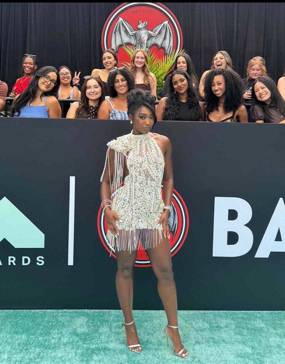 msdebola's tweet photo. THIS DRESS WAS EVERYTHING ON ANIYA!!?!?!🤭 https://t.co/Xi2i56H4kE