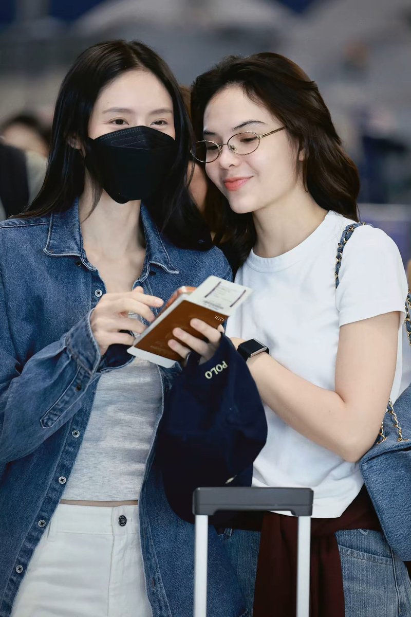 mommom587385762's tweet photo. I love LMSY. Hoping you guys better and better. Your bond is beautiful. Besties will keep loving and supporting you two endlessly 

#LMSY #ลูกหมีซอนญ่า #LMlookmhee
#SonyaSaranphat https://t.co/uI8aGVEp3p
