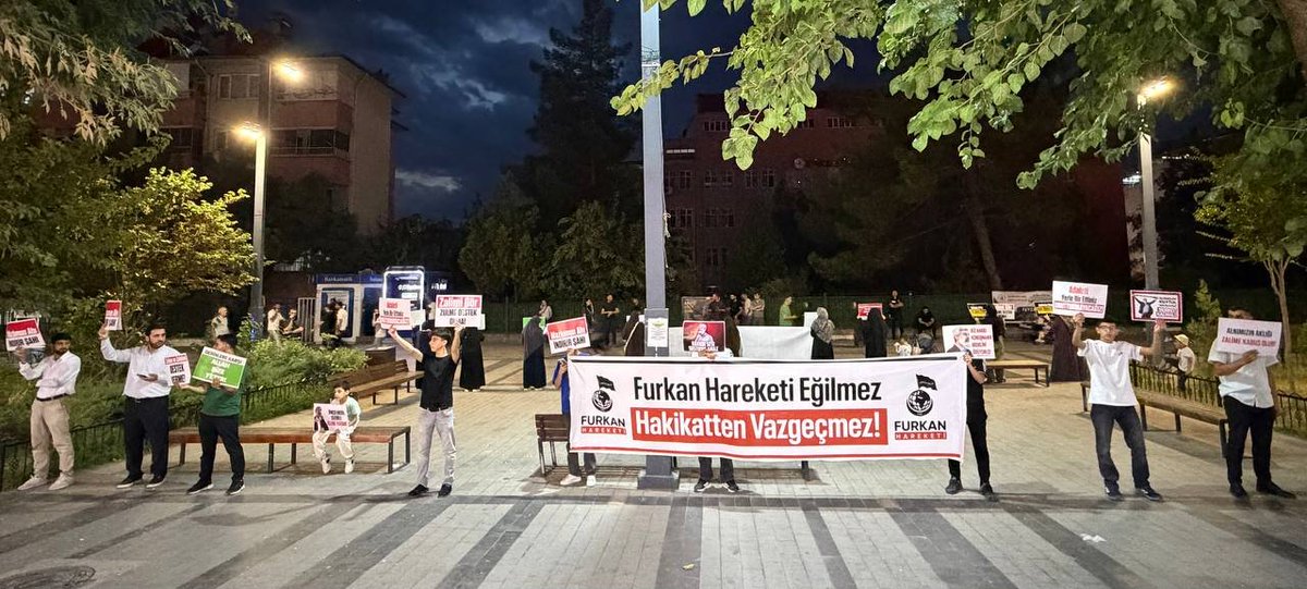 hfurkansiirt's tweet photo. Alparslan Kuytul Hocaefendi, Semra Kuytul Hocahanım ve diğer kardeşlerimizin haksız tutukluluklarının son bulması için adalet bekleyişi gerçekleştirdik.  

📍 Güres Caddesi

#AdanaEmniyeti
#SusDosyasıCanlıYayın
26Eylül SokakIşkencesi https://t.co/uaKAQDhKrT
