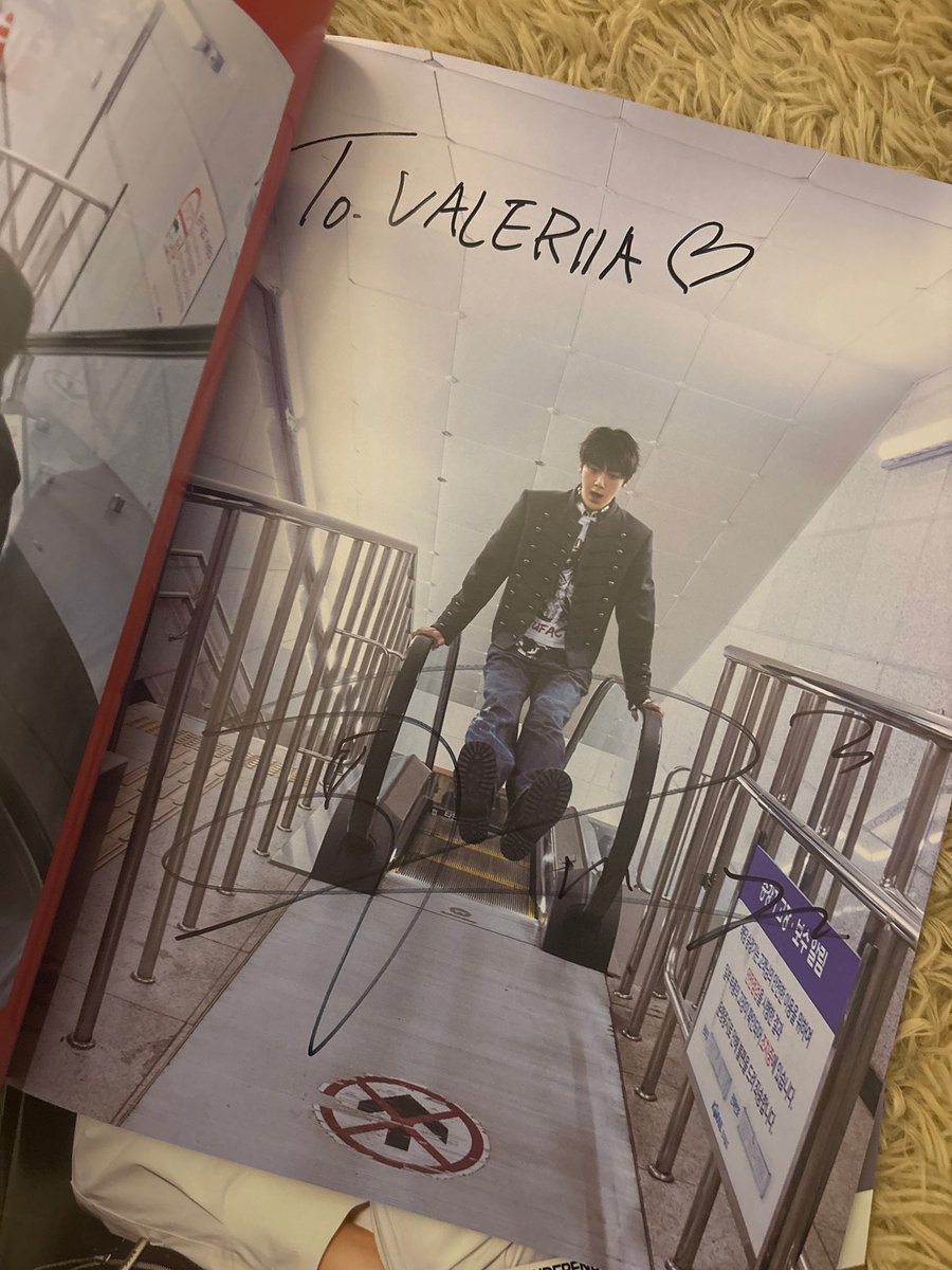 LeraBoo16's tweet photo. Спустя 2 месяца , пришли 😍😍😍😍😍 @YOONSANHA_offcl 감사합니다🍀 https://t.co/RxA2rs1W8u