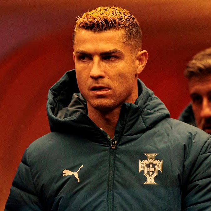 bpthaber's tweet photo. Jorge Jesus: (Ronaldo hk.) "İstediğim sözü verebilirim. Ben teknik direktörüm. Oyuncuya oynamayacağını söyledim. Onu kulübeye alacağım. 

Sana 30 dakika ihtiyacım olursa oynarsın, olmazsa oynamazsın. Hiçbir oyuncu benim fikrimi değiştiremez. Hiçbir başkan da. Asla değiştiremez." https://t.co/a1VTFI6m5W