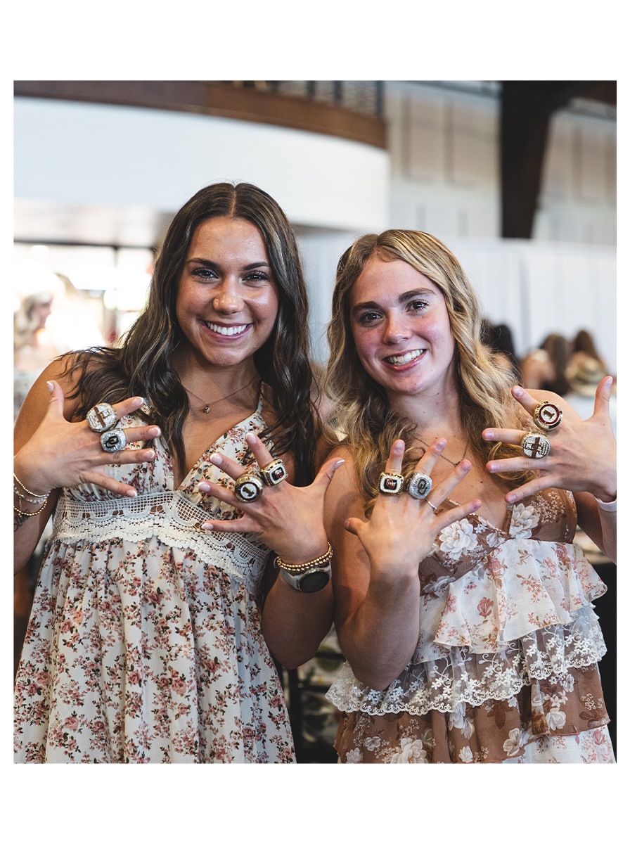 NCAA_Gymnastics's tweet photo. New addition to the ring stack 💍

#NCAAWGYM x 📸 / 🎥 @OU_WGymnastics https://t.co/O3xtDv6Da6
