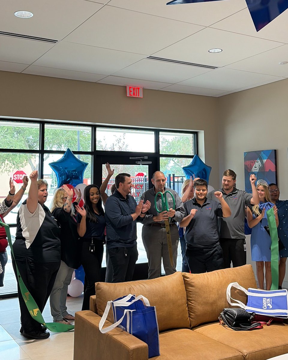 campususacu's tweet photo. We had a great time celebrating the 1st birthday of our Leesburg Service Center! Over the past year, we’ve loved getting to know our members, building new connections, and becoming part of the Leesburg community.
#CAMPUSUSACreditUnion #Leesburg #FirstBirthday #Community https://t.co/LKkekBrIwG
