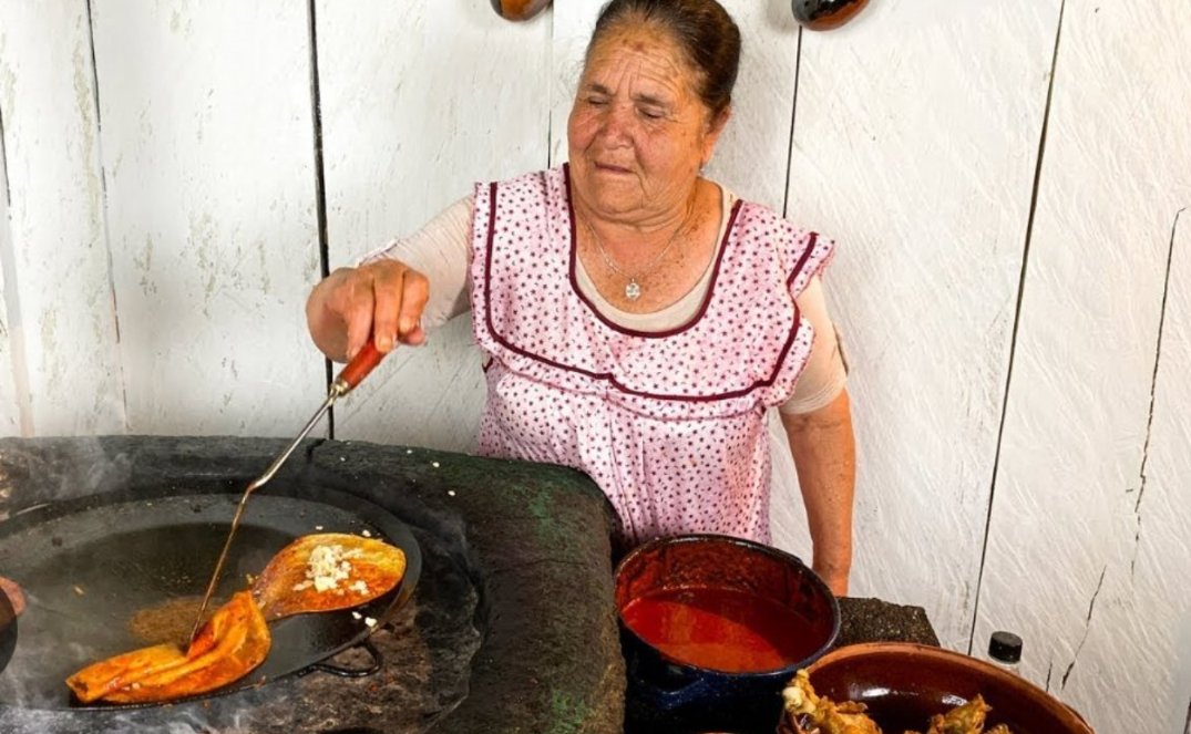 rthur013's tweet photo. — Señora, ya están mis Enchiladas?

— Ni que estuviera aprobando la Ley AntiMemes https://t.co/XJvAaQqJJ3