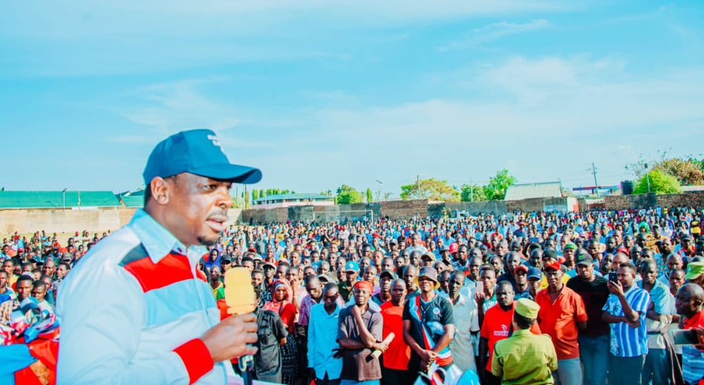 Sativa255's tweet photo. Hiki CHAMA ni mpango wa MUNGU, TAZAMA NYOMI HILO.

Makamu Mwenyekiti wa CHADEMA Bara, Mhe. @hechejohn, akizungumza na wananchi katika mkutano wa hadhara uliofanyika leo, Septemba 30, 2026, katika Mji wa Nansio, Ukerewe.
#OperationFreeTunduLissu

REPOST 200. https://t.co/oHlfnmEWJA