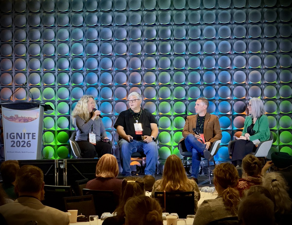 Sage_Canada's tweet photo. That’s a wrap on CPB IGNITE in Montréal! 🇨🇦

From conversations about AI and the future of bookkeeping to new product innovation and celebrating this year’s CPB Bookkeeping Excellence Award winners, it was a great few days connecting with Canada’s bookkeeping community. https://t.co/T7ILk41vn3