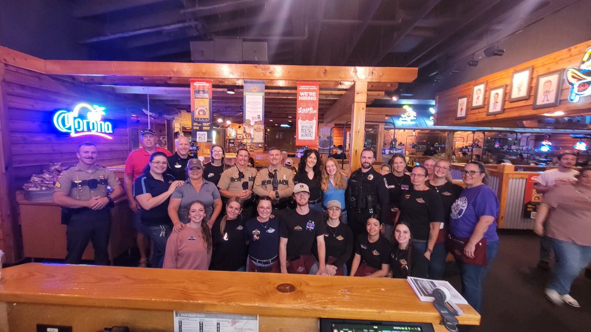 THPFallBranch's tweet photo. The Annual Tip-A-Cop fundraiser for @SOTennessee was held last evening at @texasroadhouse locations in the district. Troopers Egolf and Smathers and Sgt. McNulty made sure the sweet tea glasses were full at the Johnson City location! https://t.co/BqIwBra9XD