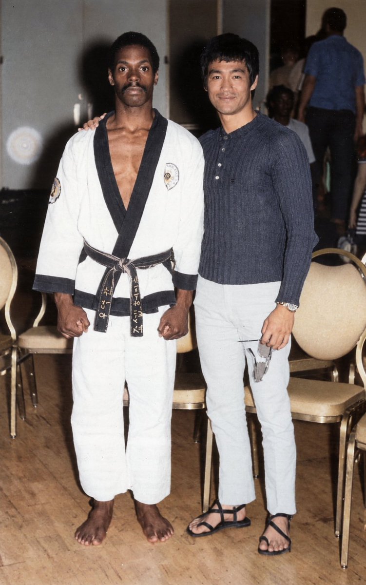 BmediaHQ's tweet photo. One of my favorite things about Bruce Lee was the respect and acceptance he had for the black community, especially for the era he was in https://t.co/m2AvXzVzQ0