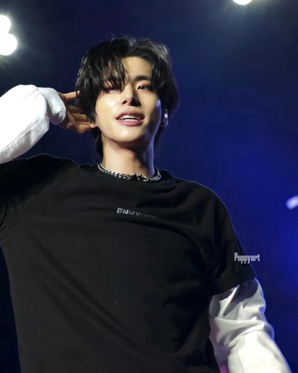 fixonikeu's tweet photo. pretty pretty boy https://t.co/OxtOxVEpon