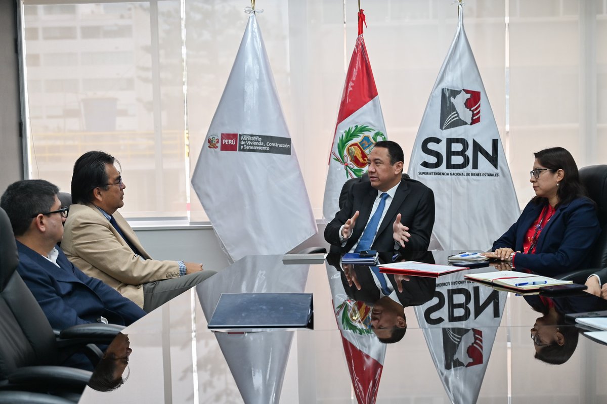 sbn_peru's tweet photo. ✅#SBNInforma
🤝Promovemos la inversión privada.
☝El superintendente de la SBN, Angel Manero Campos, sostuvo una reunión de trabajo con el vicepresidente de Asuntos Corporativos de la Universidad San Ignacio de Loyola, Luis Torres Paz. https://t.co/qDtTnUih9z