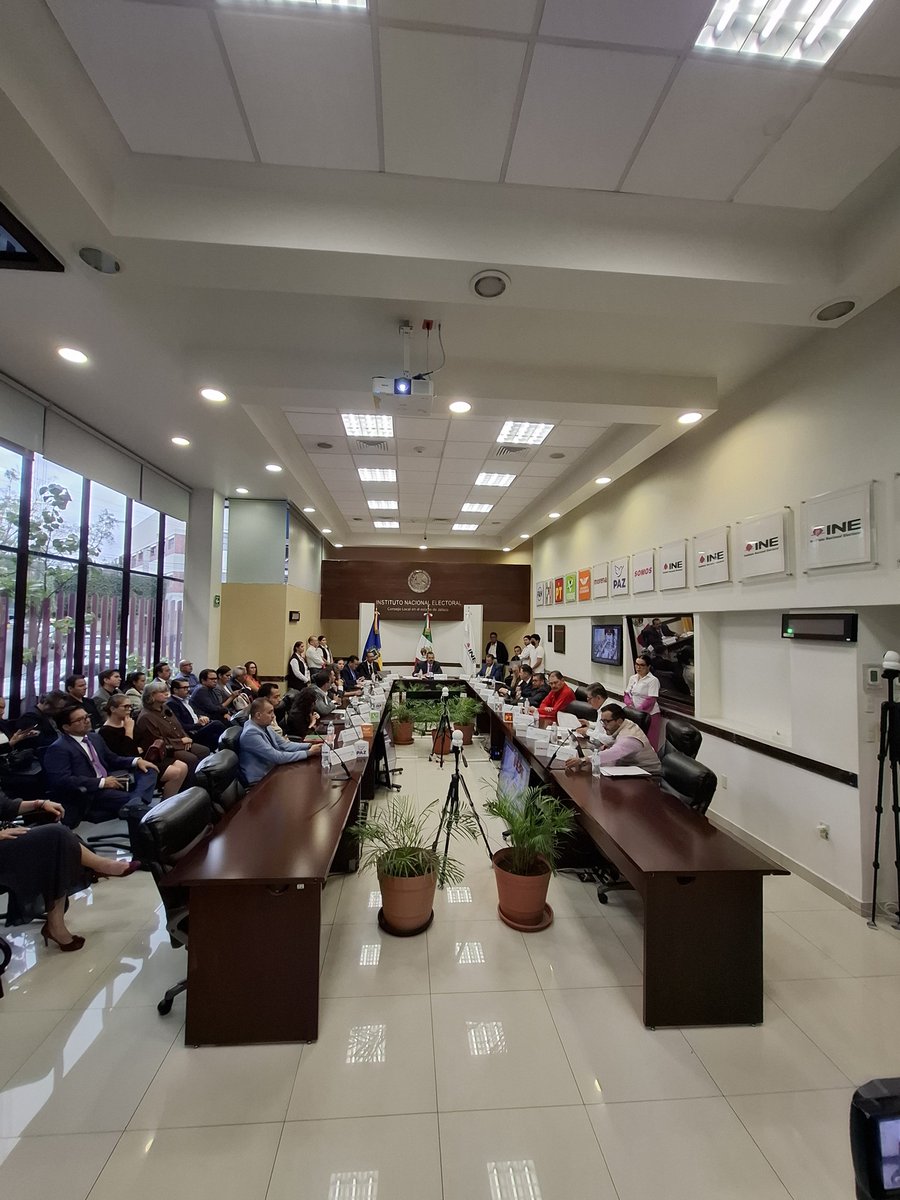 INEJALISCO's tweet photo. Se instala el Consejo Local del INE en Jalisco. “Nuestra historia democrática nos ha enseñado que las elecciones libres no son una concesión del poder, sino un logro ciudadano consolidado a lo largo de décadas de exigencia y participación. Joaquín Rubio https://t.co/bjHVIUnd5o