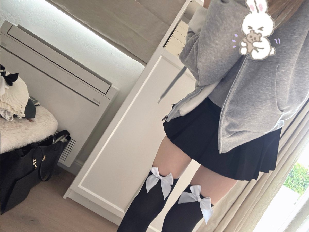 tinynspoiled's tweet photo. black version 𑣲₍ ᐢ. .ᐢ₎ https://t.co/VejyIEMDEn