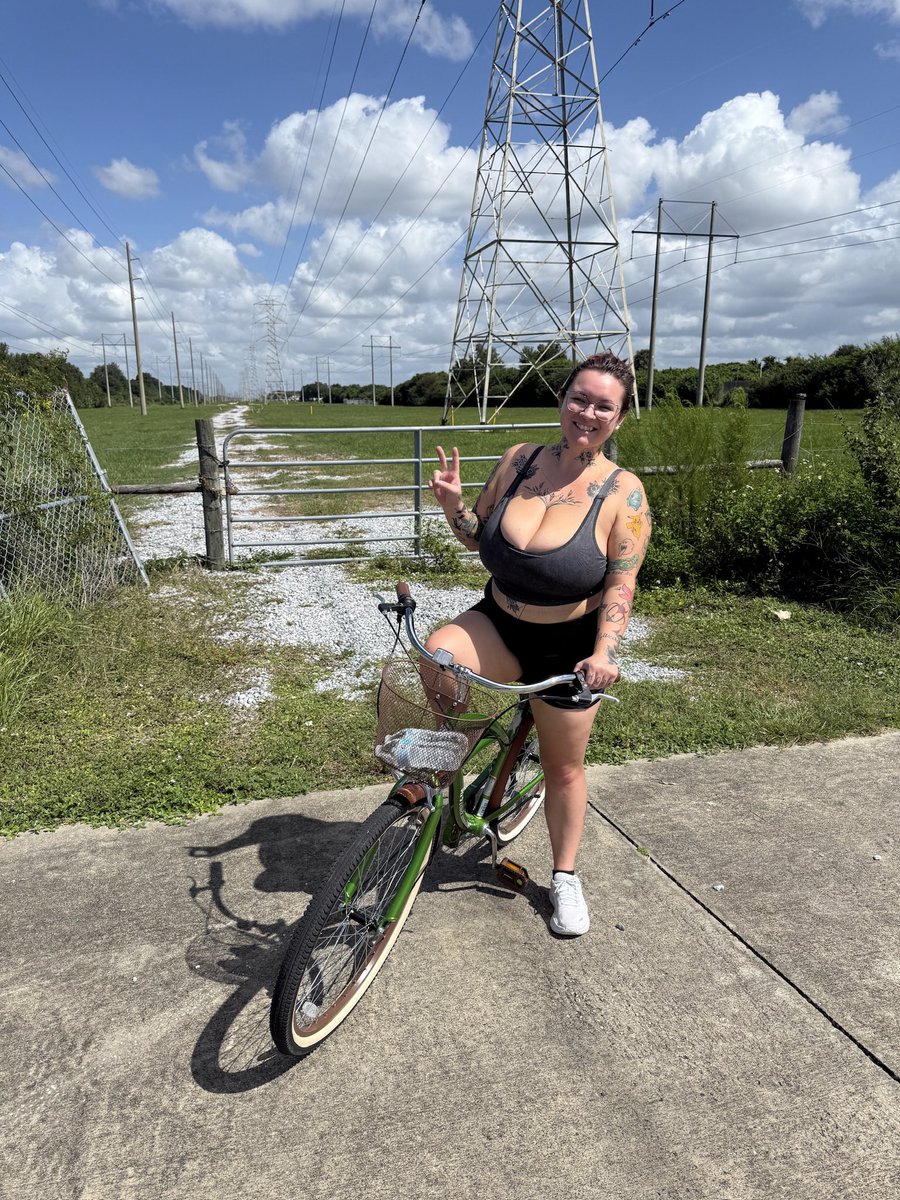 ryannbckup's tweet photo. Would you ride with me https://t.co/w68IpO1PxM