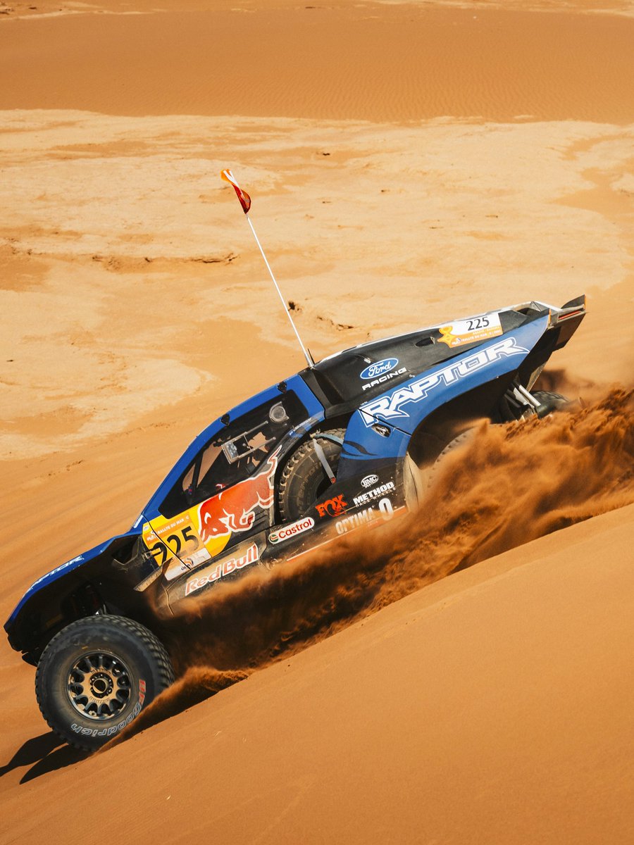 CSainz_oficial's tweet photo. Buen día en Marruecos! P3 en la etapa de hoy, con una especial bastante limpia y sin problemas, y recuperamos también el 3er puesto en la general. Dani ha hecho un excelente trabajo y las sensaciones siguen siendo buenas.
Ahora a recargar pilas, que nos esperan un par de días muy largos! 💪🏼

Good day in Morocco! P3 on today’s stage after a pretty clean run with no issues, and we’re also back up to 3rd overall. Dani did an excellent job and the feeling continues to be good. Time to get some rest, we’ve got a couple of very long days ahead! 💪🏼
