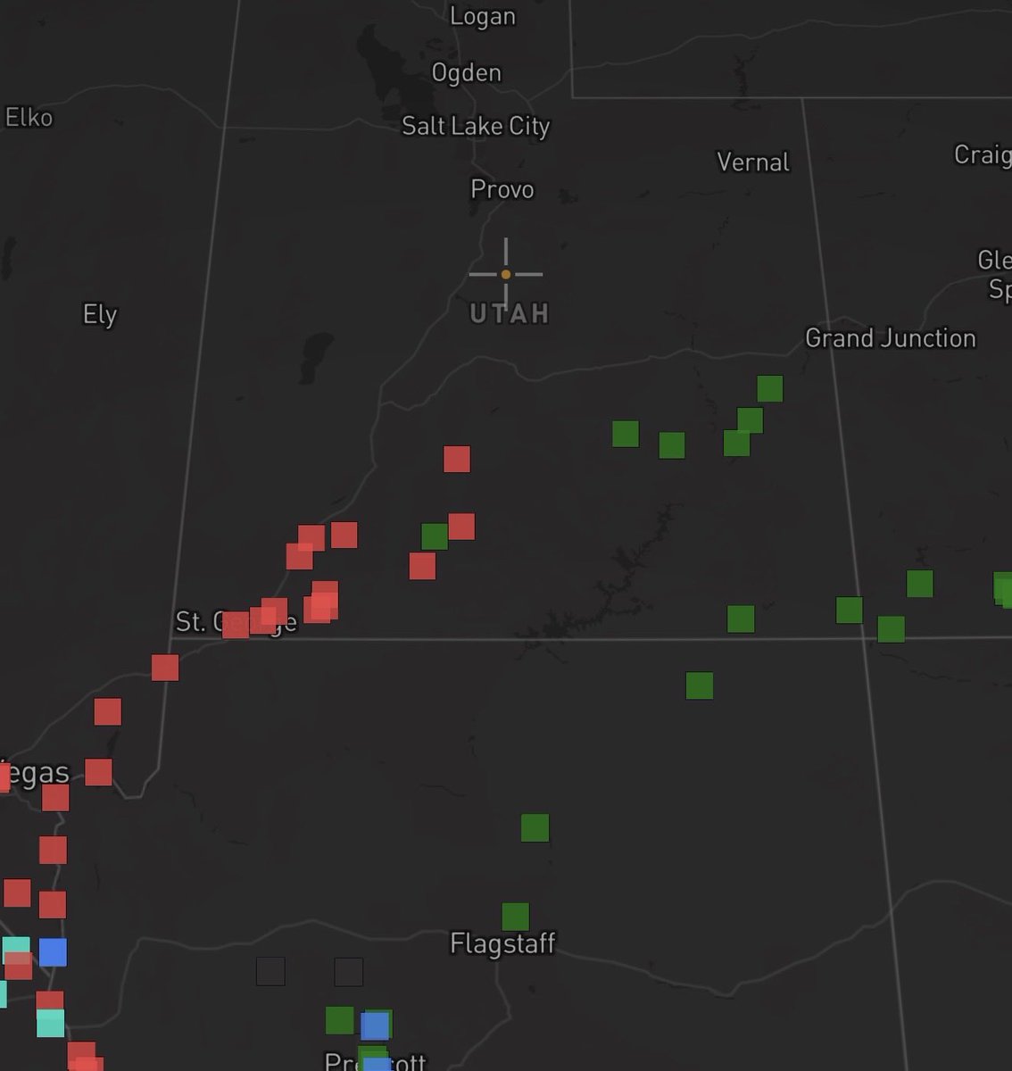 syndicatealerts's tweet photo. Napoleon (green) has razed / destroyed most of the cities he has captured to downsize. All of the battles are happening in or near St. George, Utah. Zeroboy (red) and Napoleon both have suffered insane casualties. This might be the biggest war in the game so far! https://t.co/y8TunmiU9X