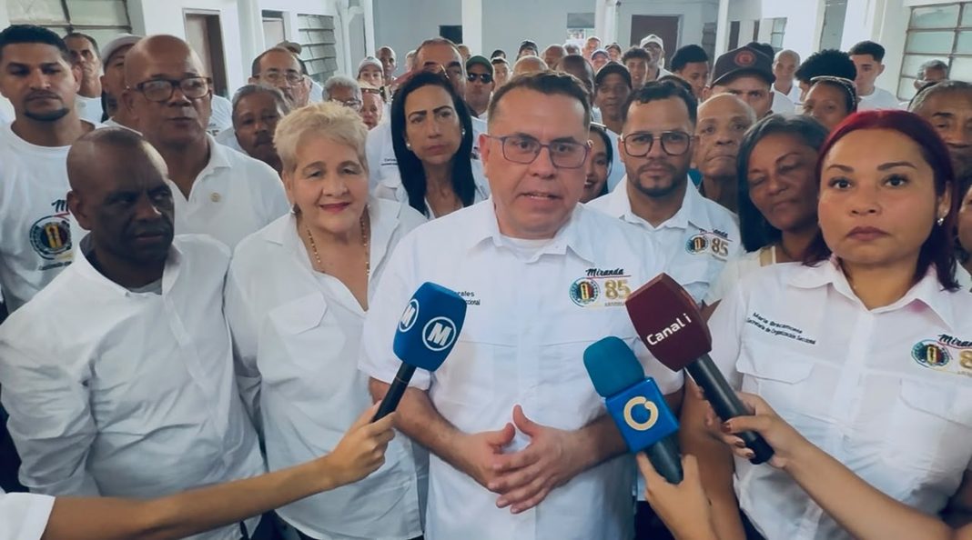 contrapuntovzla's tweet photo. Negal Morales: Los adecos vamos a reconstruir a Venezuela en homenaje a Rómulo Betancourt https://t.co/ZEP8lXNSuS https://t.co/dQw82oCQBJ