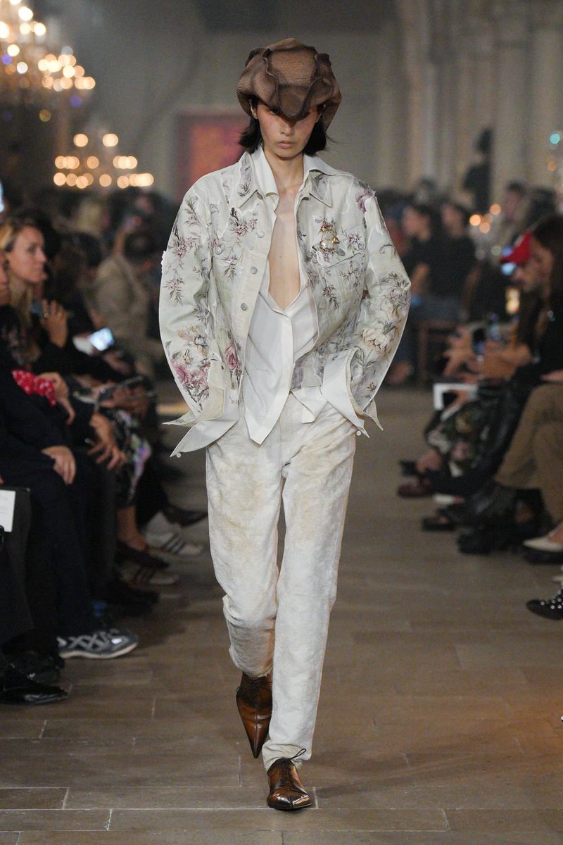 itgirlbackup's tweet photo. Acne Studios ss27 https://t.co/xI49bYa7Rj