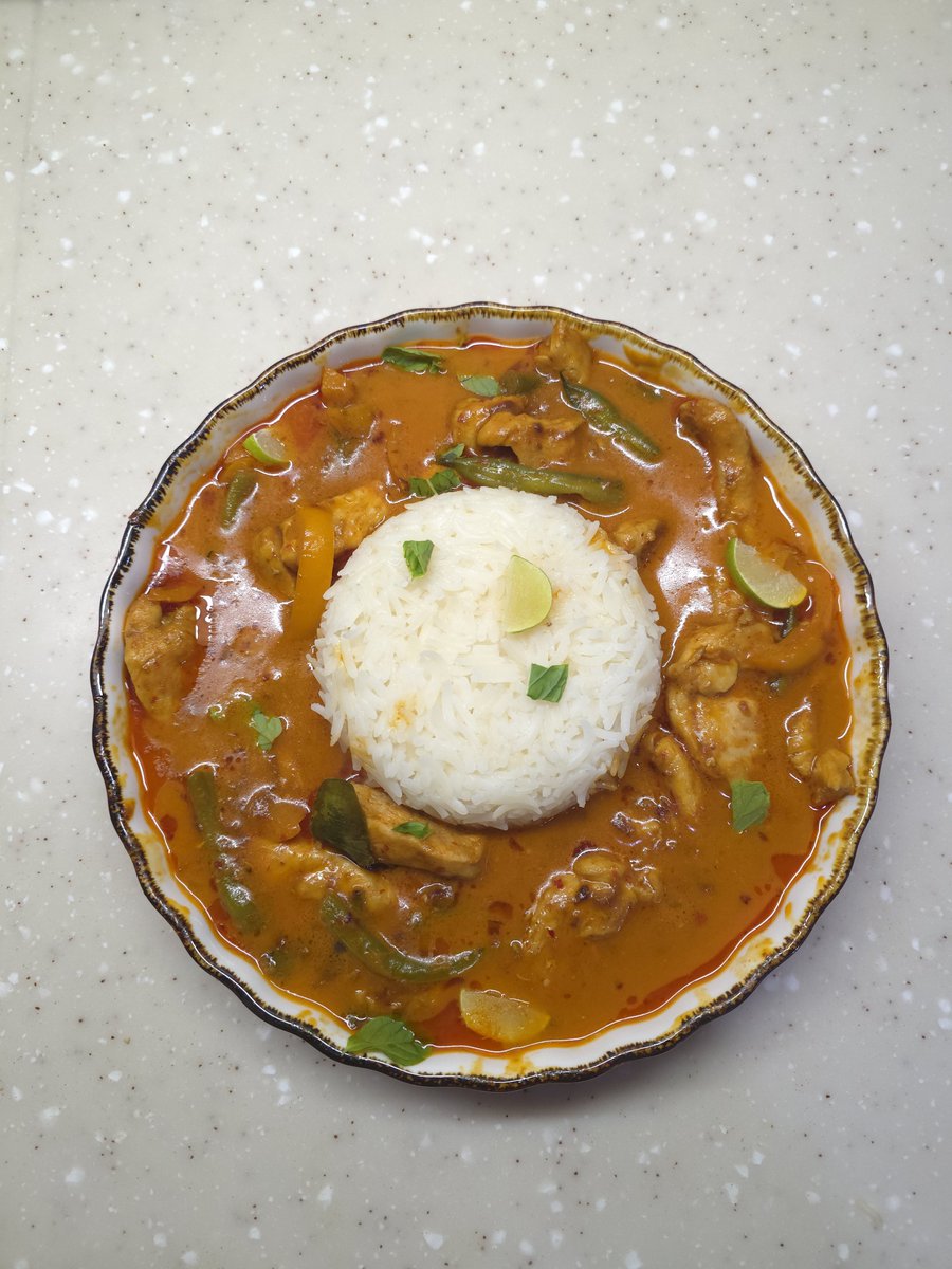 nanobot_aa's tweet photo. Thai curry the 🐐 https://t.co/zhOryStWya