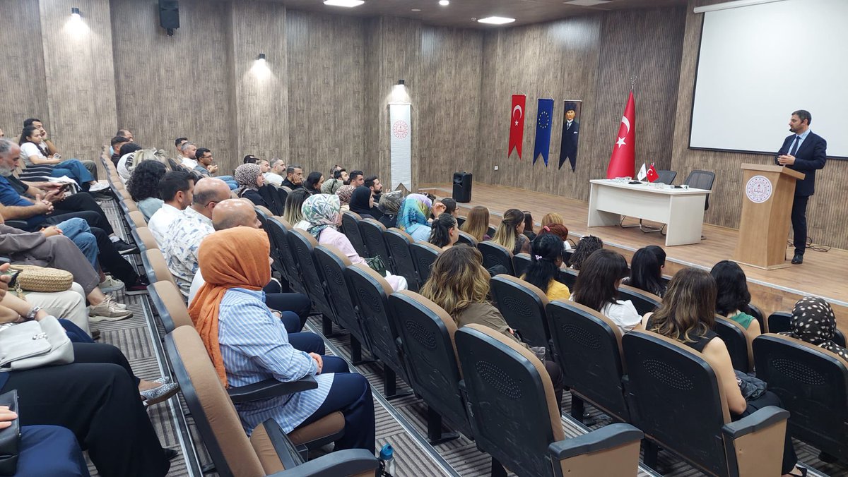 chnkvnc's tweet photo. 📍Diyarbakır 
Öğretmenlerimizle değerlendirme toplantımızı gerçekleştirdik. #piktes https://t.co/9ytoni7NGi