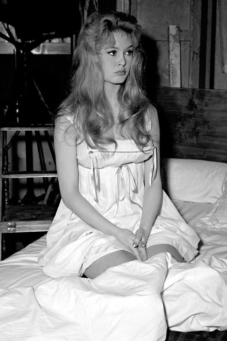 60sgrl's tweet photo. i like 2 pout. https://t.co/yy788gRW8s