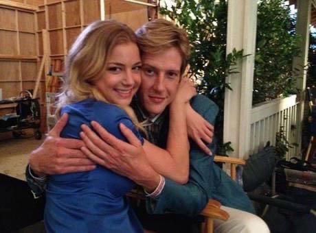 m0kks_'s tweet photo. revenge est la plus grande série de tous les temps je suis détruit d’avoir fini emily vancamp je vous aime https://t.co/sZfxejLWiV