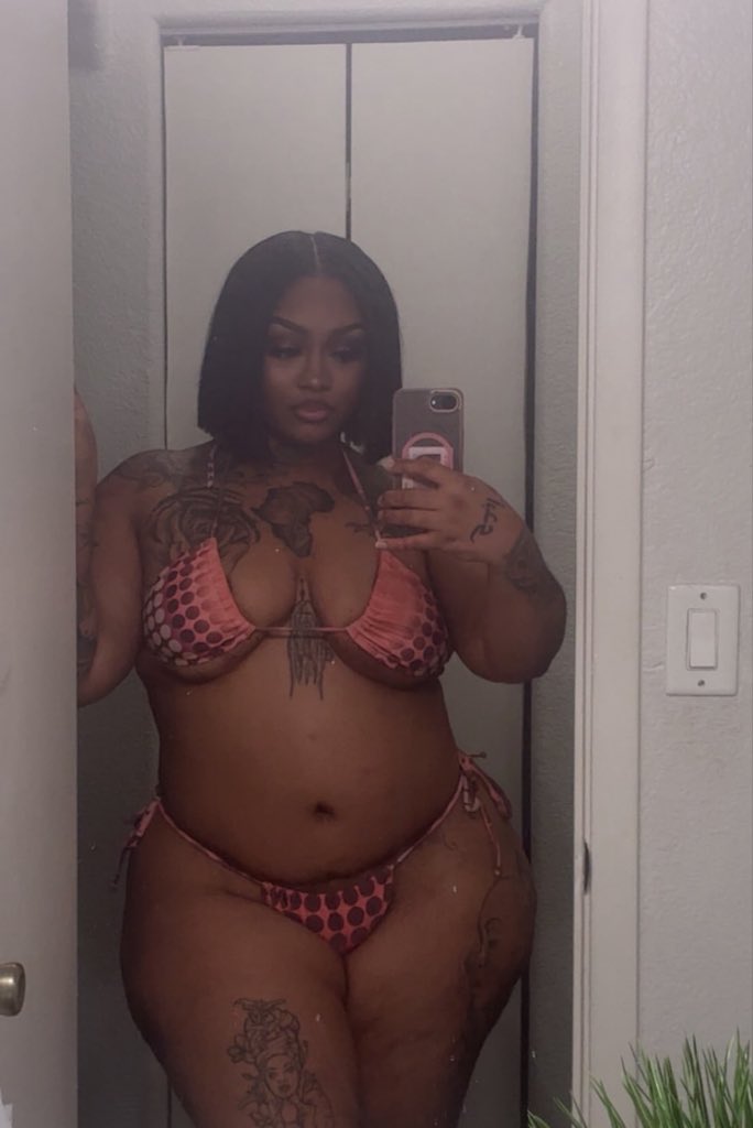 Tykeraakz's tweet photo. You like ’em thick, right? https://t.co/wR0pXSNGU9