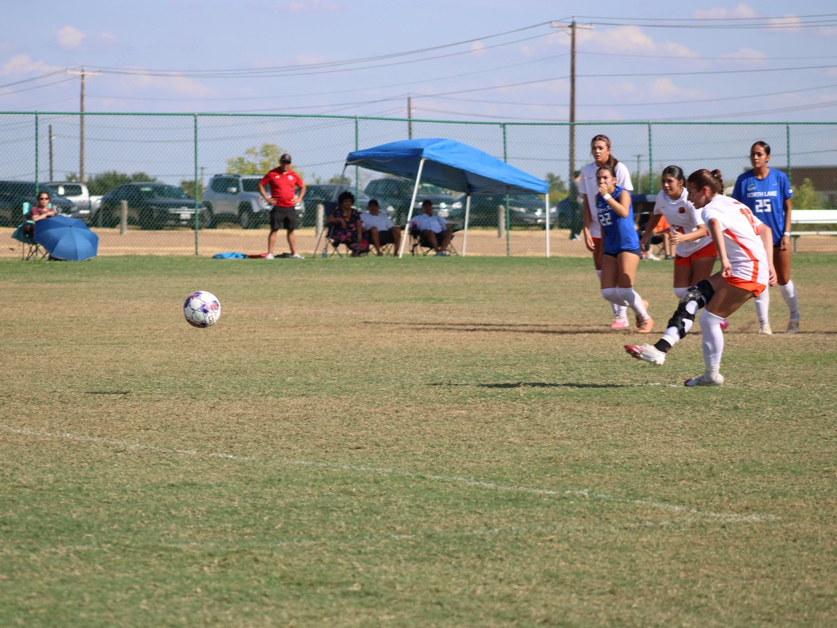 CedarValleySuns's tweet photo. 𝘊𝘦𝘥𝘢𝘳 𝘝𝘢𝘭𝘭𝘦𝘺'𝘴 𝘐𝘮𝘱𝘳𝘦𝘴𝘴𝘪𝘷𝘦 𝘚𝘵𝘢𝘳𝘵 𝘚𝘪𝘯𝘬𝘴 𝘕𝘰𝘳𝘵𝘩 𝘓𝘢𝘬𝘦

🗞️ https://t.co/XHYPLcTObj

#CedarValleySuns | #DACSoccer https://t.co/tn0WHMPHlI