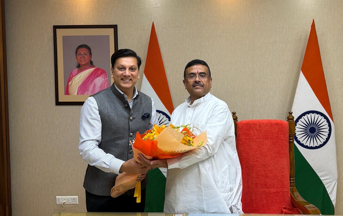 cmowbgov's tweet photo. The Chairman of Matix Fertilisers, Shri Nishant Kanodia, met the Hon’ble Chief Minister of West Bengal, Shri Suvendu Adhikari, today.

During the meeting, discussions were held on the urea project at Panagarh Industrial Park, as well as the formal announcement of the company’s upcoming projects in West Bengal.