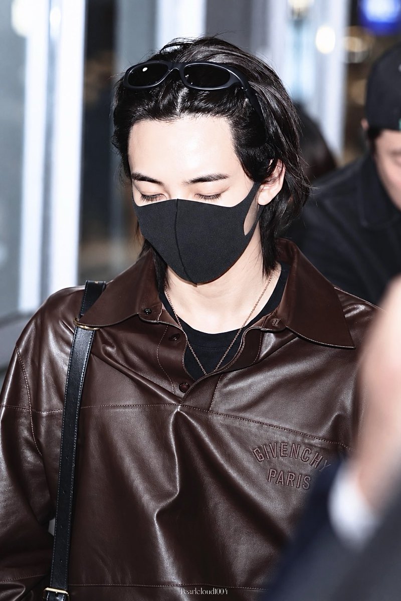 pearlcloud1004's tweet photo. 250930 CDG 도착
#윤정한 #정한 #JEONGHAN #ジョンハン
#세븐틴 #SEVENTEEN https://t.co/5QX736CUnB