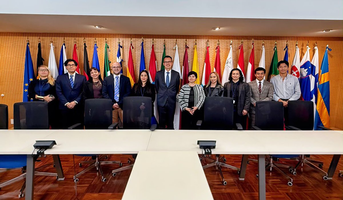 UEenMexico's tweet photo. Fue un gusto recibir en la @UEenMexico a asociados de @PJCOMEXI para un interesante y enriquecedor diálogo sobre el papel global de la UE y el gran momento que atraviesa la asociación estratégica 🇪🇺🇲🇽.

Gracias por su visita, interés y las valiosas ideas compartidas. https://t.co/CEILcPWM1r