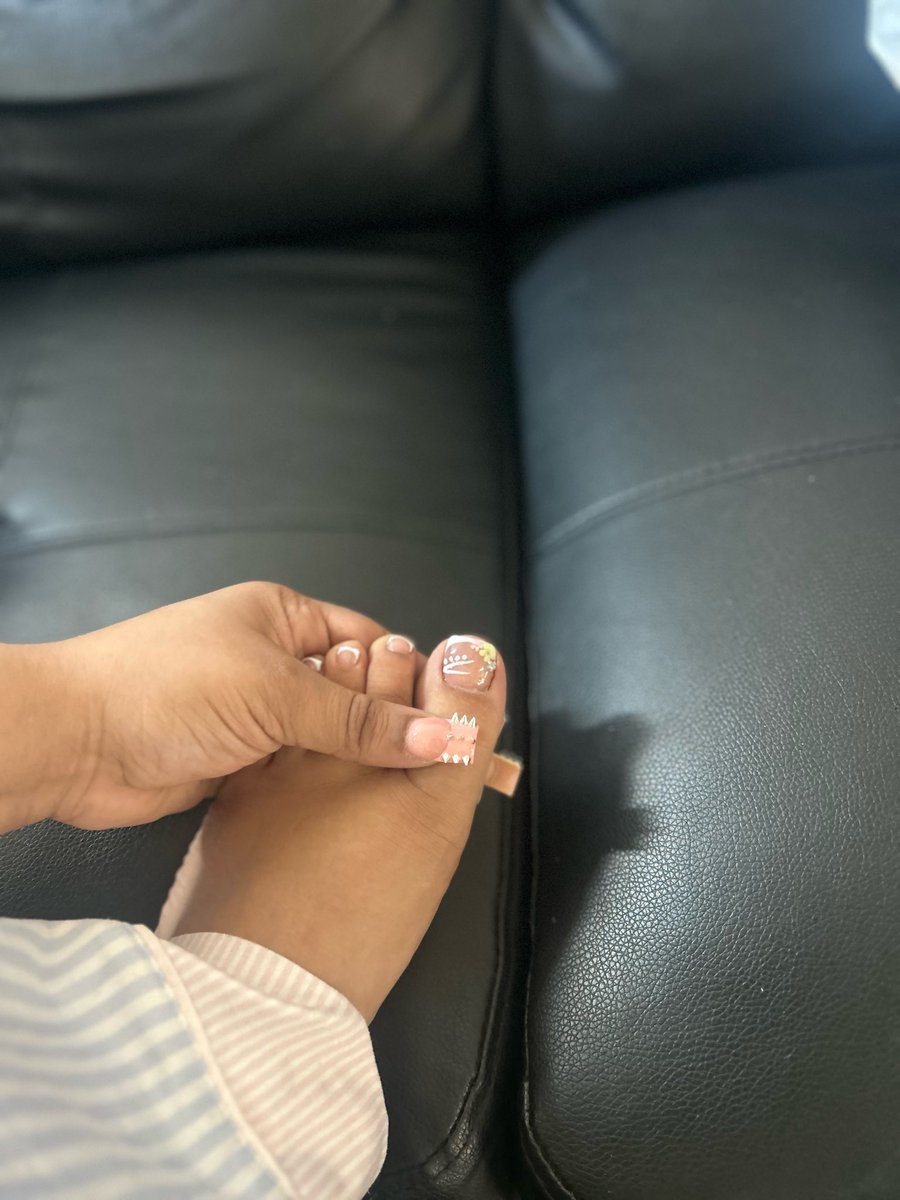 Sweetsoles4UU's tweet photo. #freshfeet🧁 https://t.co/x0hty0zUjI