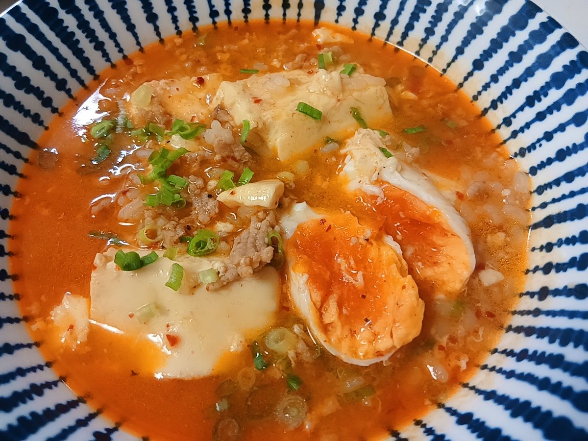 yott_chan's tweet photo. マルちゃん正麺豚骨醤油🍜😋、ピリ辛お豆腐クッパ、餃子弁当、パスタ🍝
挽肉😄
 #おうちごはん  #お弁当 https://t.co/FRtd81eKWB