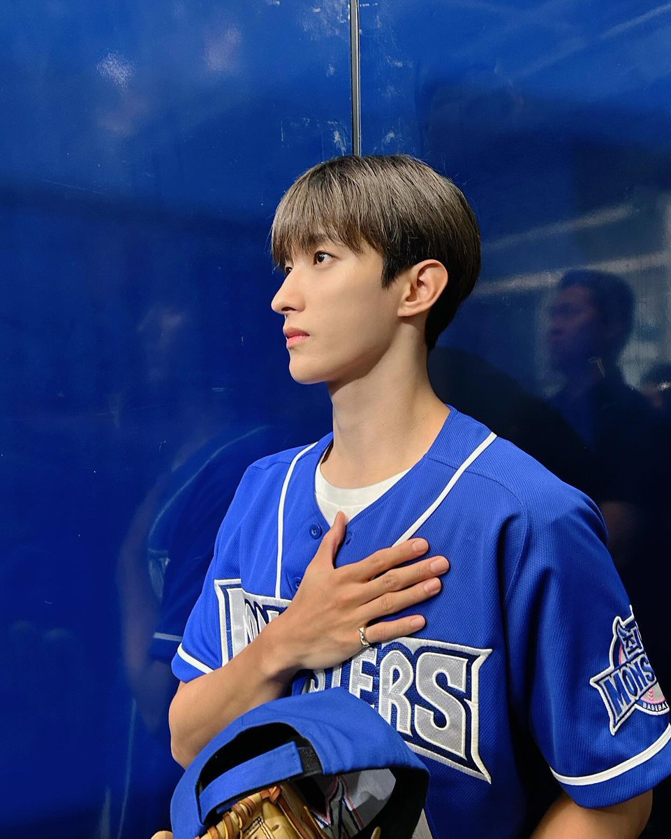 timefordk's tweet photo. 241001 도겸 인스타그램 #dkig
최강 야구 ⚾ 영광스러운 100회에 초대해주셔서 감사합니다¨̮ 쩨강쩨강 몬스터즈 앞으로도 파이팅๑˃̶͈̀Ⱉ˂̶͈́๑ 응원합니다!
#도겸 #ドギョム #DOKYEOM #세븐틴 https://t.co/1f50fs9ITz
