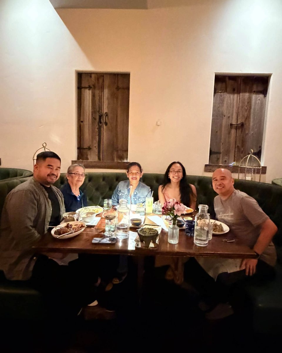 JeneKappelyv's tweet photo. The best memories are made gathered around the table. https://t.co/SiLk8WSM6z