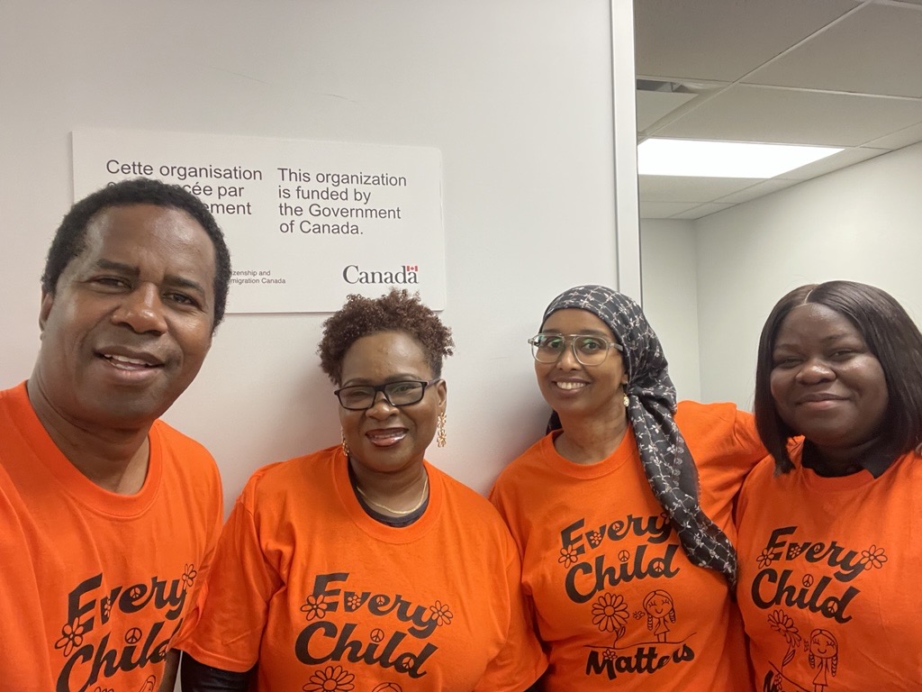 CentrefrancoT's tweet photo. En cette Journée nationale de la vérité et de la réconciliation, nous honorons la mémoire des enfants qui ne sont jamais revenus des pensionnats autochtones et reconnaissons les survivants et survivantes, leurs familles et leurs communautés🧡 

La réconciliation est un engagement qui passe par l’écoute, l’apprentissage et l’action.